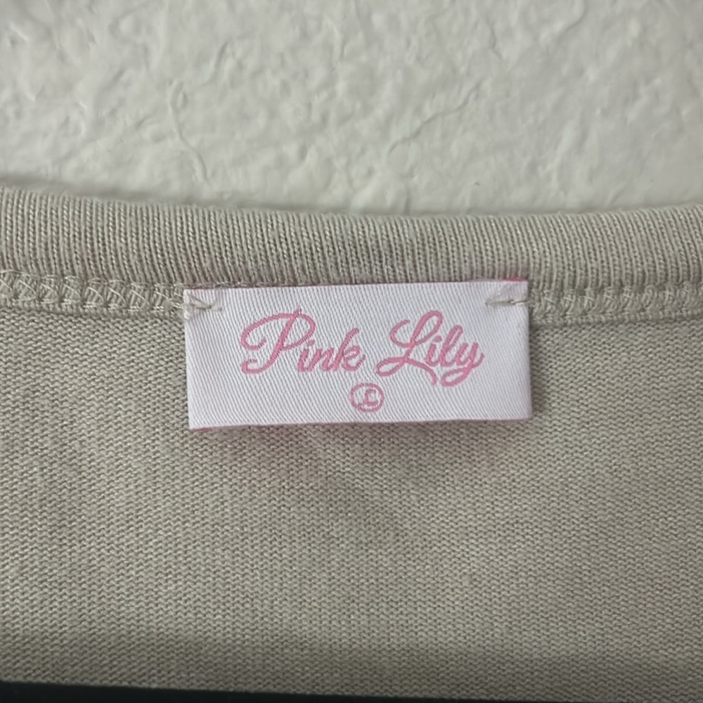 NWOT PINK LILY boutique tan Henley long sleeve tshirt - Picture 3 of 6